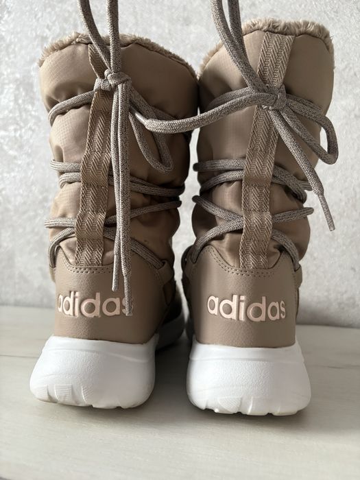 Продам женские дутики