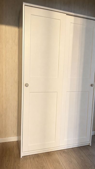 Шкаф Ikea платяной