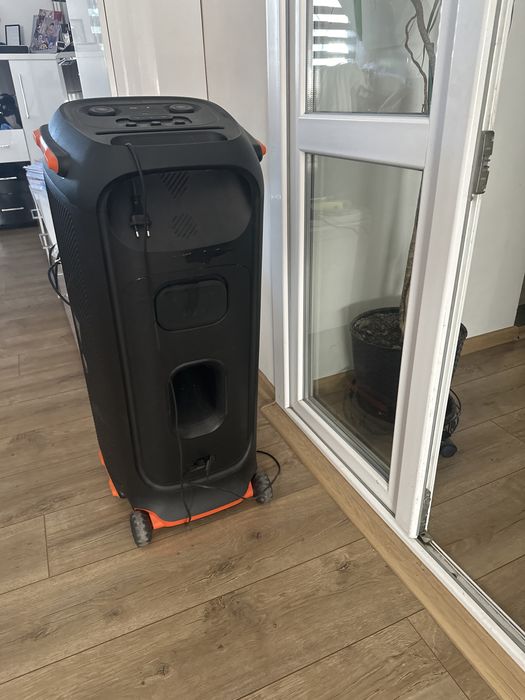 Vand boxa jbl 710