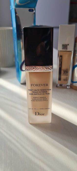 Продаются Тональные средства