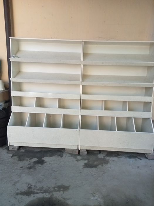 Стиляж продуктовый магазине