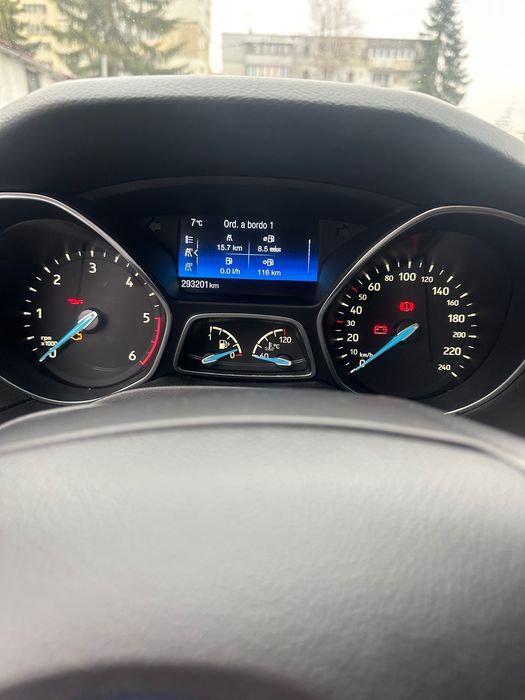 Vând Ford focus 2015 motor 2000 import Germania  înscrisă în Ro de 2 ani Nr 0759439596