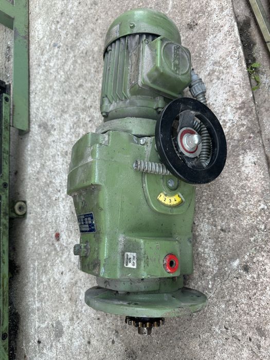 Benzi transport,presa hidralica,pompe vid,tocator, motoare cu reductor