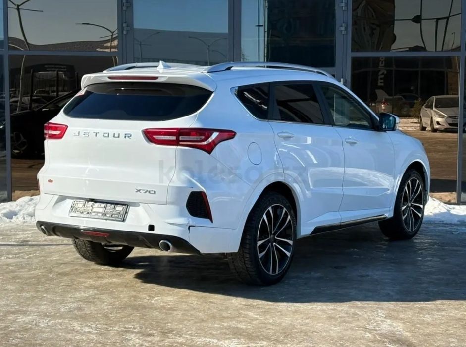 Продам автомобиль Jetour x 70