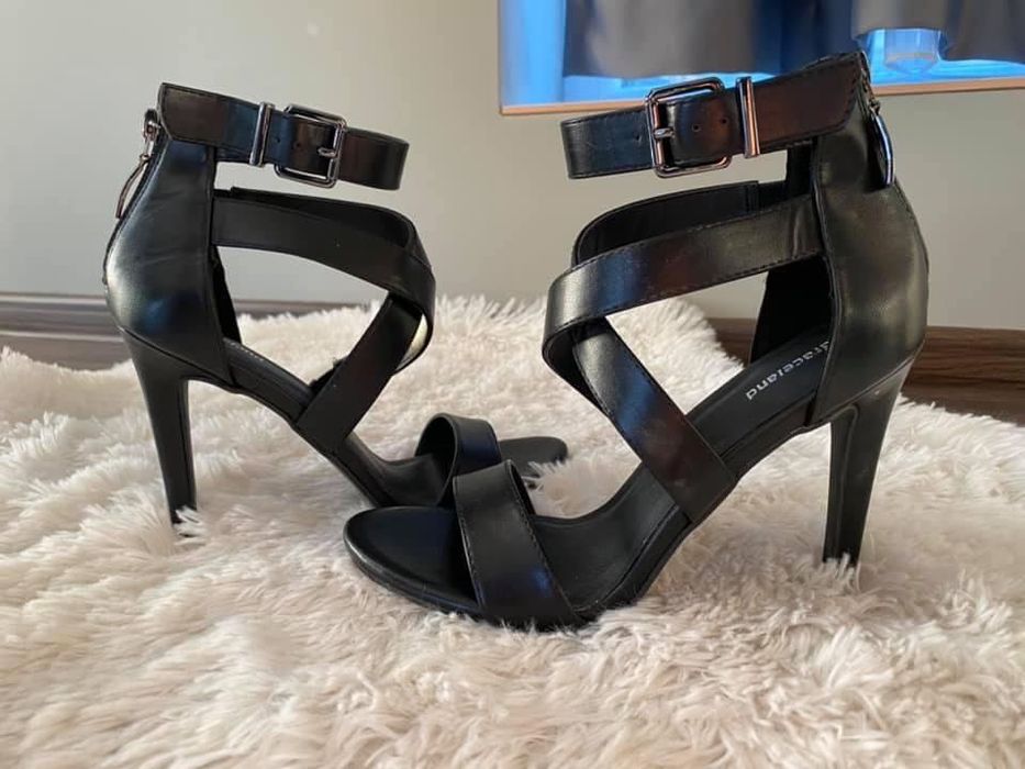 1Обувки на висок ток Casadei , 2сандали с ток.