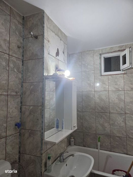 Apartament 2 camere, etaj 1, Pitesti, Arges - zona Banat