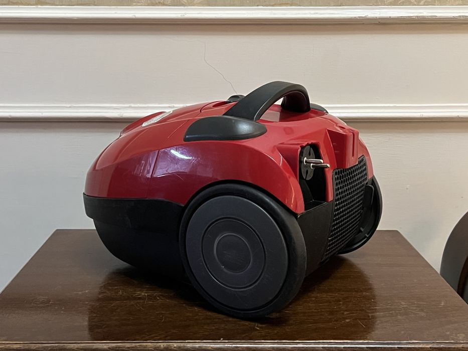 Пылесос Artel VCB0316RED