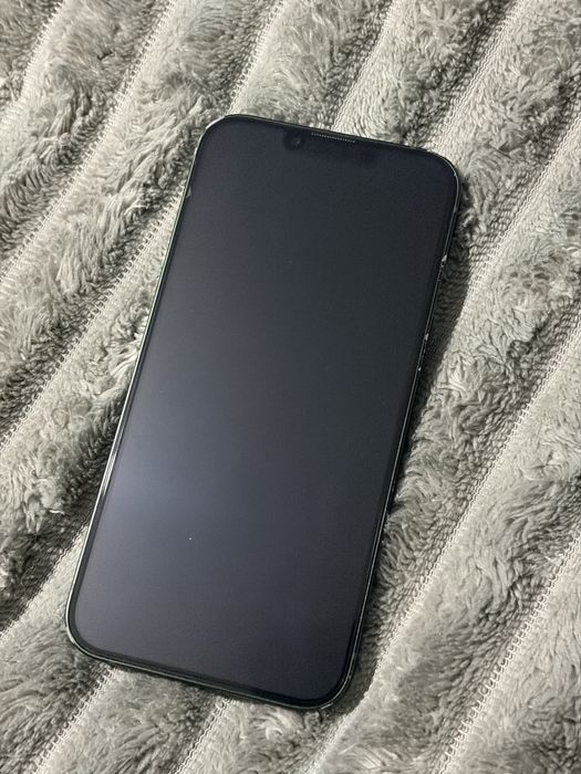 Продам iPhone 13