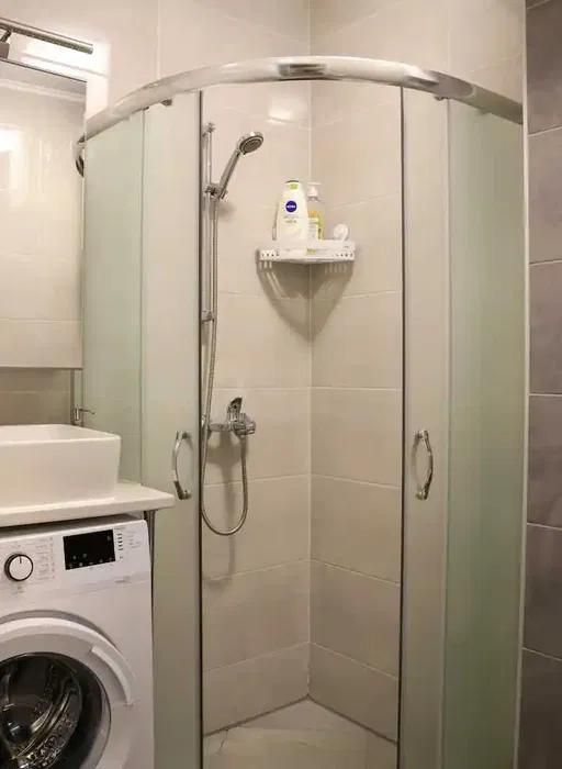 Дава се под наем Едностаен апартамент в Варна, Център - 30 кв.м за 300 € - Снимка #4