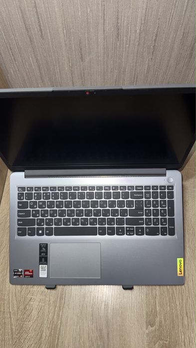 Lenovo ноутбук почти новый