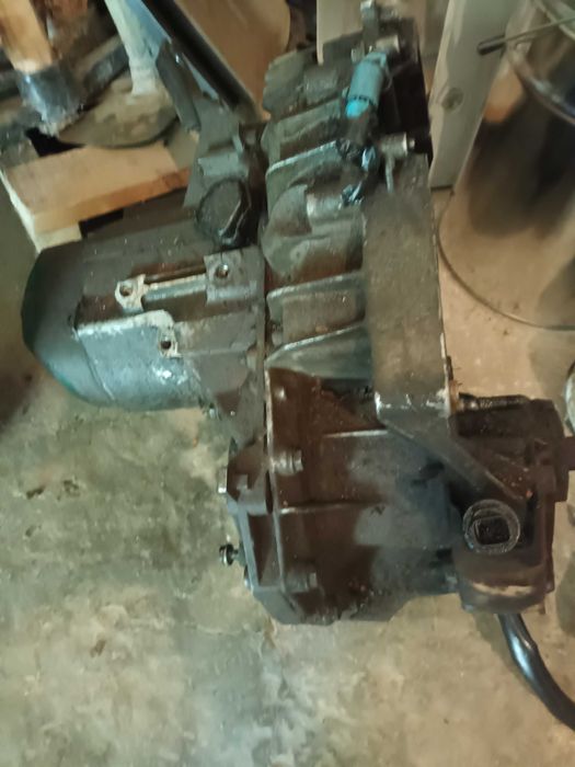 Скоростна кутия Рено меган сценик 2.0i