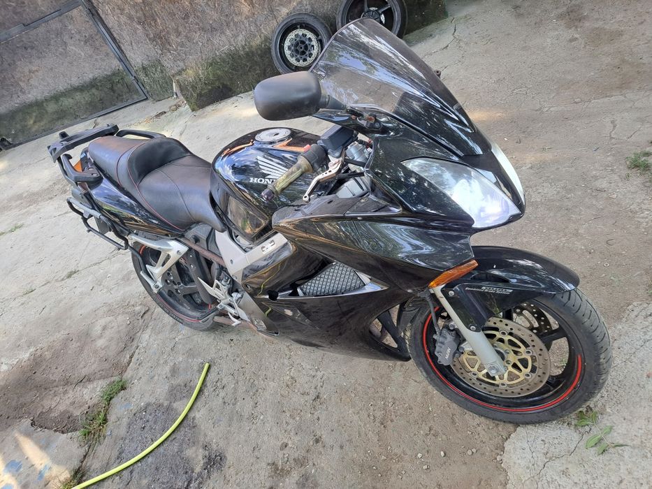 Vand Piese Honda VFR 800 V-Tech/2004