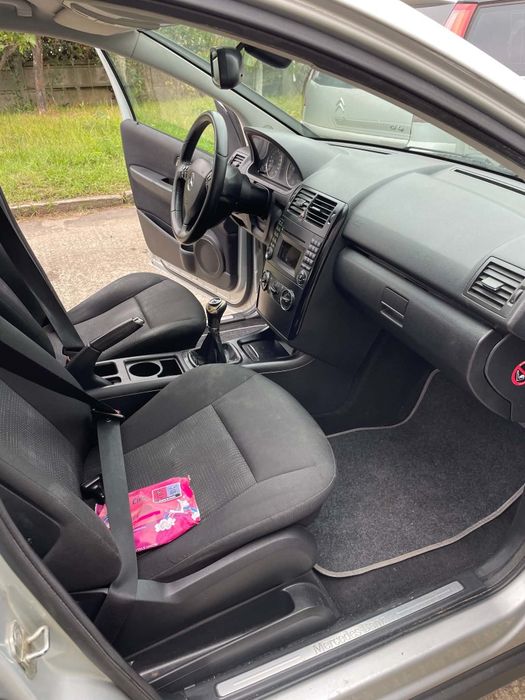 Vând Mercedes A180 2010