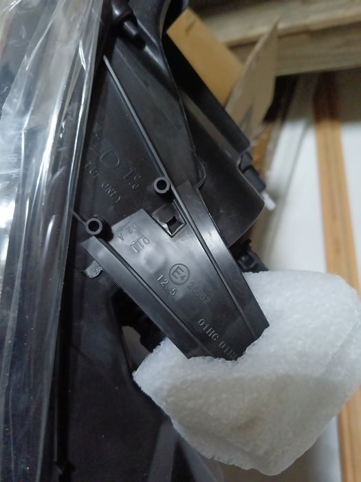 Фара на рено логан сандеро ларгус FL