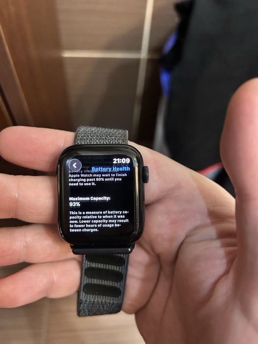 Apple Watch SE2 44 mm Cellular baterie 93%