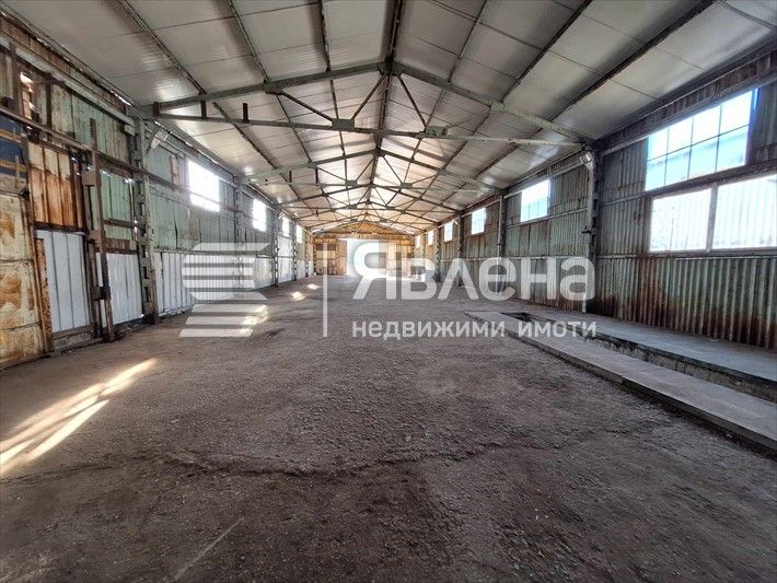 Продава се Склад в Ямбол, Промишлена зона - 2896 кв.м за 265 €/кв.м - Снимка #6