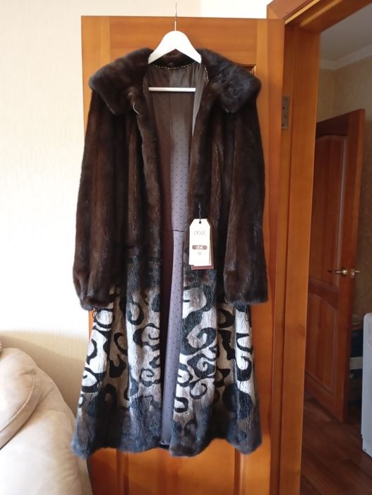 Продам шубу новую .
