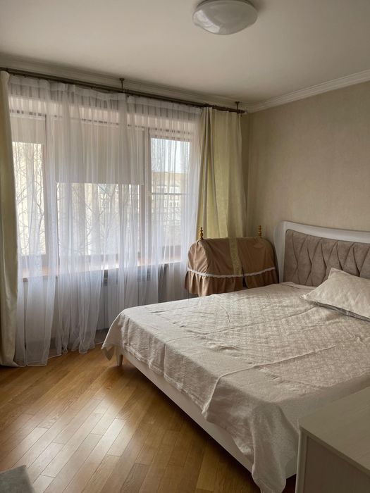 Спальный гарнитур почти новый