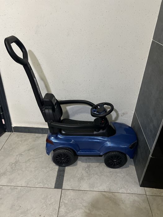 Продам детскую машинку