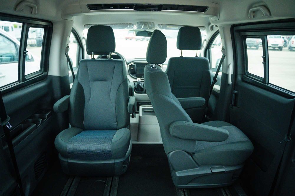 Продам минивэн JAC M4 6+1