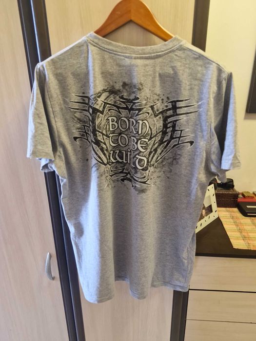 Продават се мъжки тениски