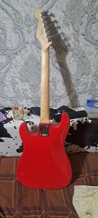 Электрогитара fender