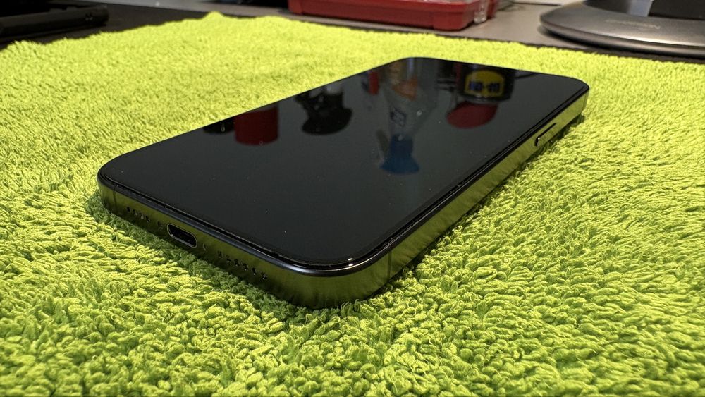 iPhone 15 Pro Max / 256gb / 85% Battery / Excelent
