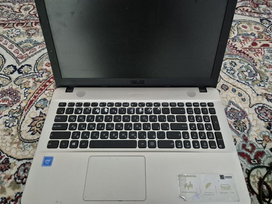 Ноутбук асус в отличном сост