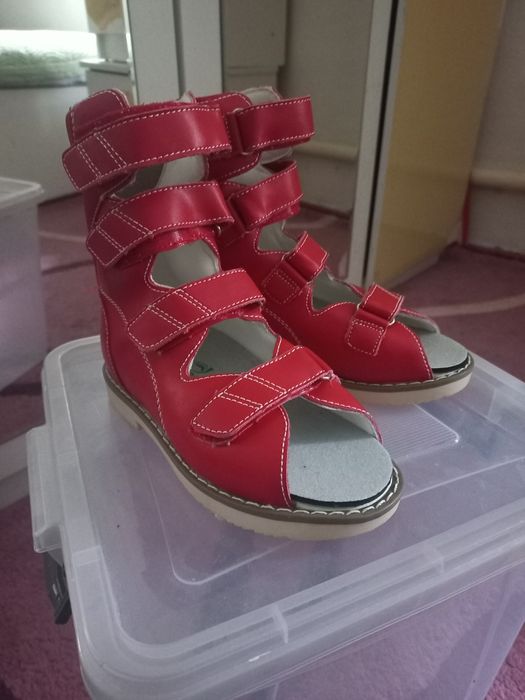 Продам детскую ортопедический обувь зимняя