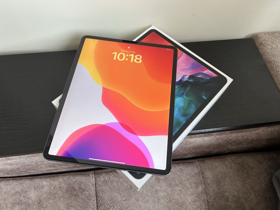 IPAD PRO 12.9 (4-th Gen) WiFi + Cellular) 128 Gb.+ Magic Keyboard