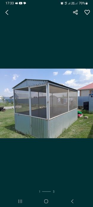 Беседка для дома с маскитный сеткой.