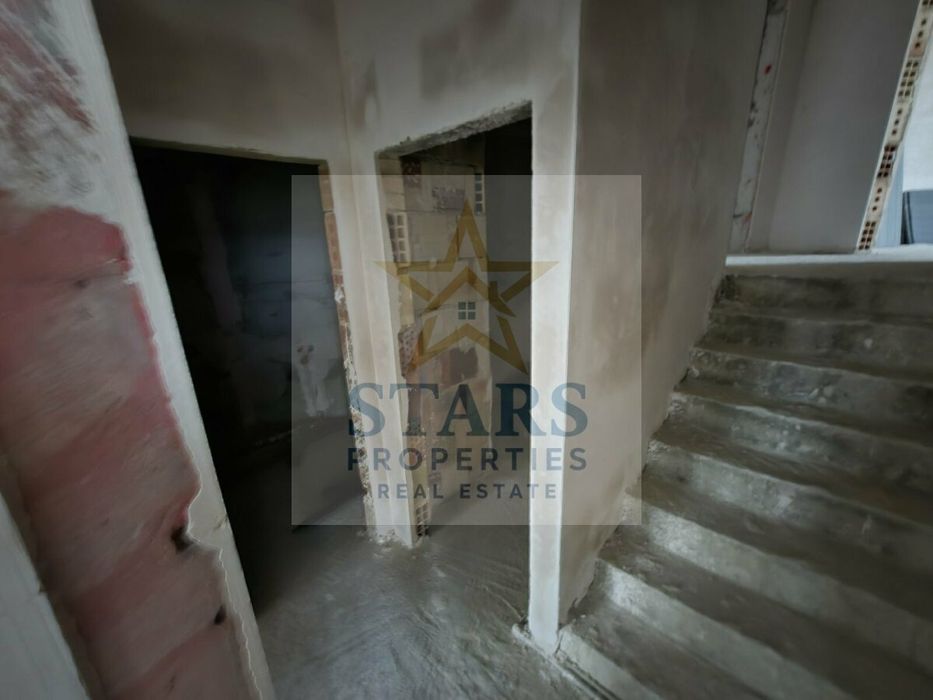 Продажба  гр. Варна - Виница 1014m²