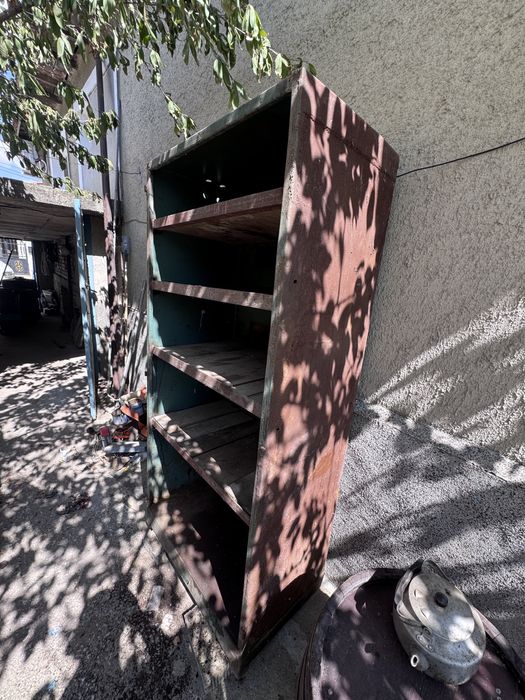 Метален гаражен шкаф лично предаване