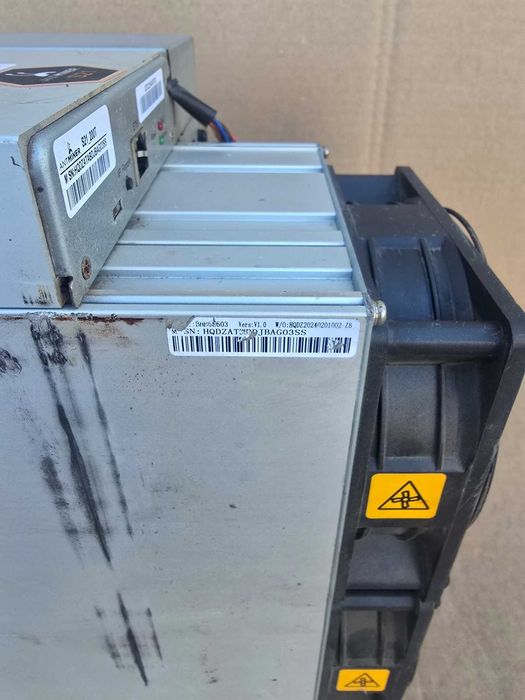 Antminer S21 200TH Bitcoin Miner 200T