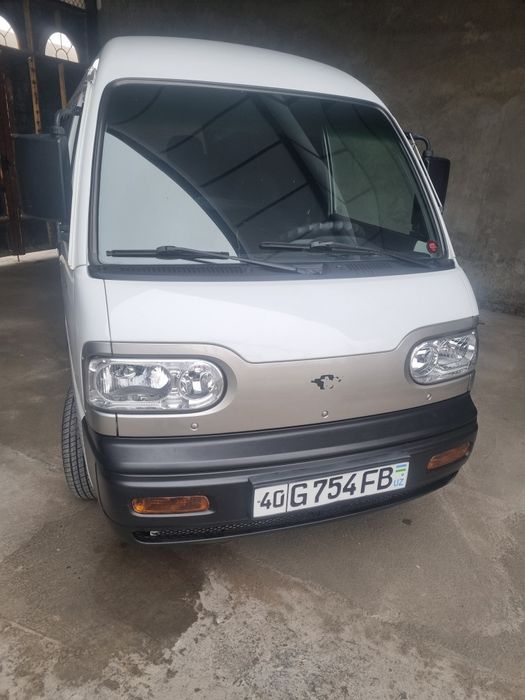 Moshina sotiladi sirochniy