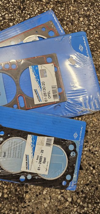 Авточасти ролки,накладки,дисттибутори,гарнитури