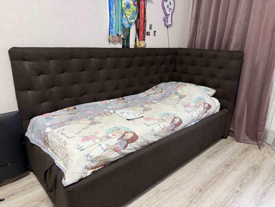 Продам кровать 90*200