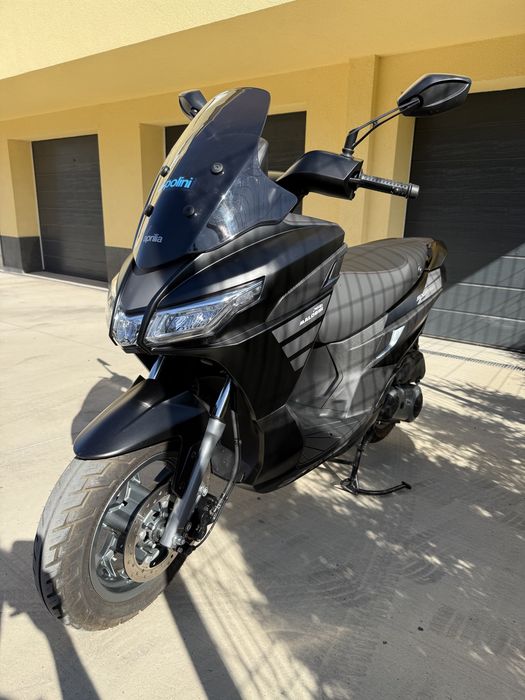 Скутер Aprilia SXR 50