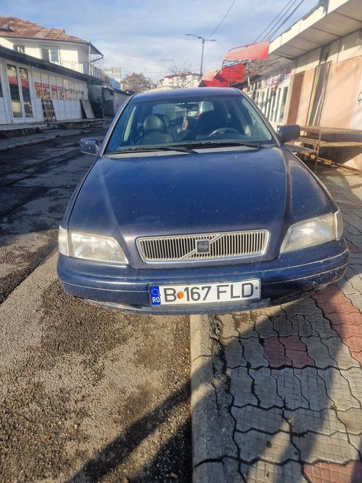 Vând volvo v40 2000