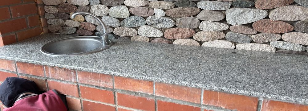 Столешница из мрамора с мойкой