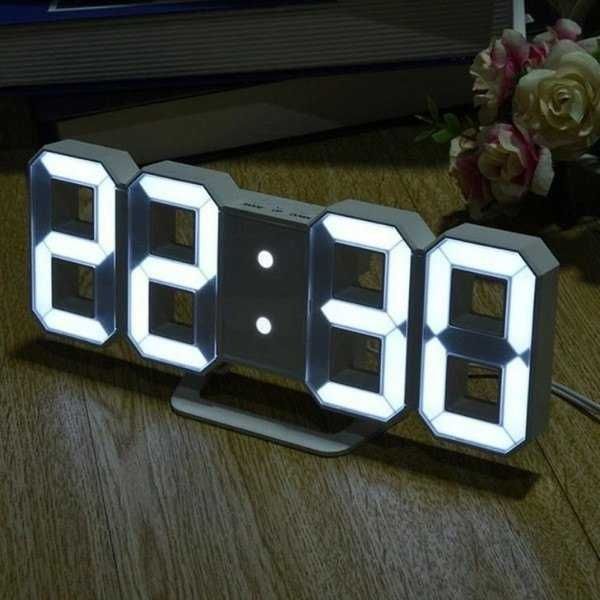 3D цифров часовник , студено бяло LED осветление