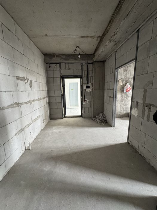 Gorgazda 1 xonalik karobka uy sotiladi