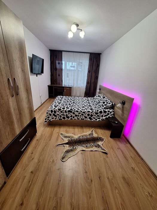 Închiriez apartament Calea Moldovei parter