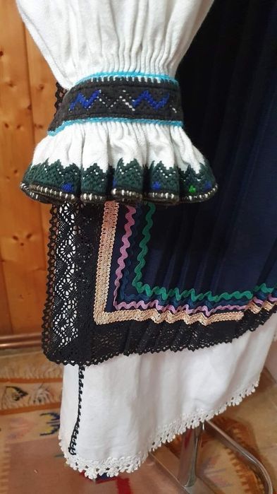 Camasa populara (ie cu poale) Tinutul padurenilor