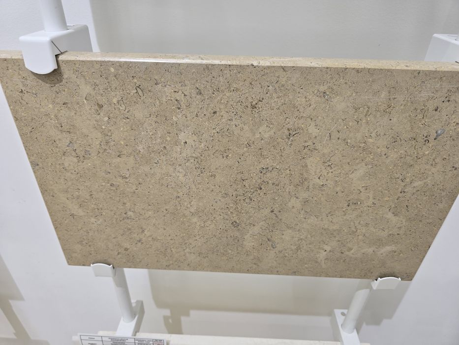 Glafuri, blaturi, trepte, pardoseli din marmură și granit