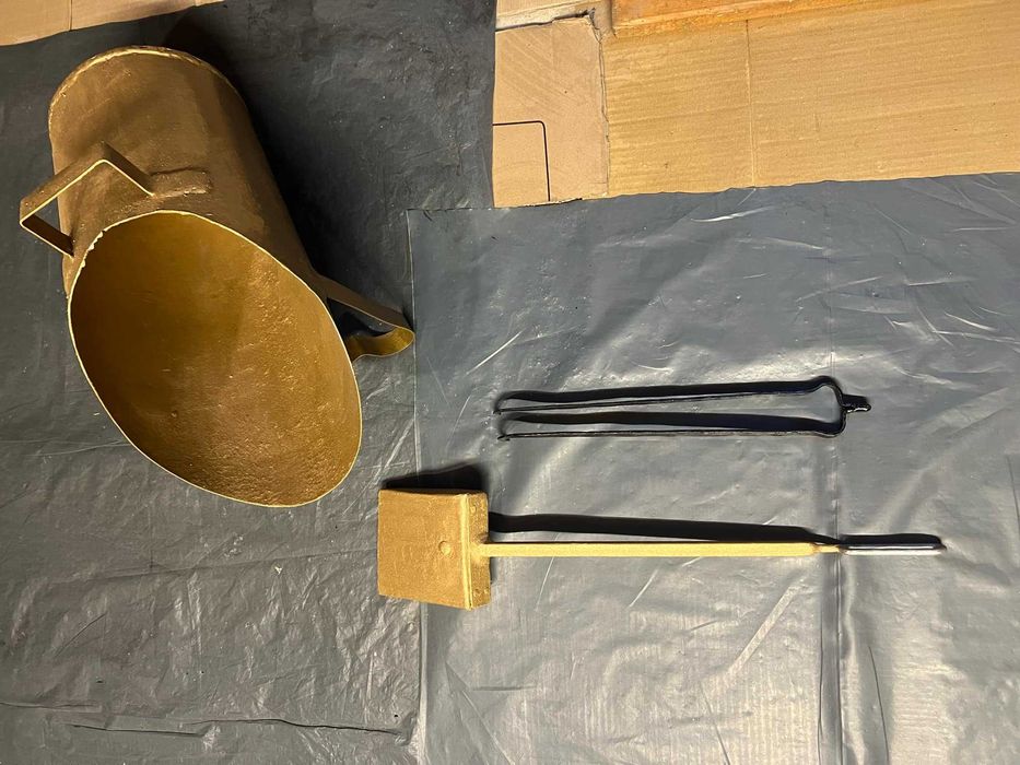 Кофа, лопата, маши за въглища,