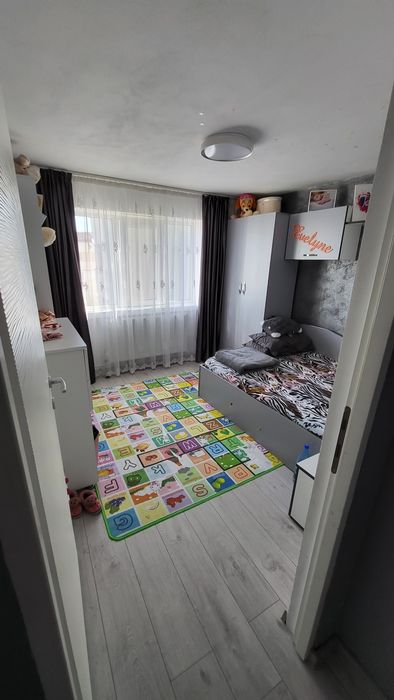 Vând apartament 4 camere. Aleea teilor