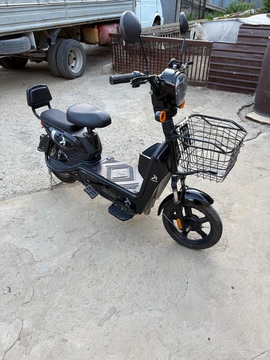 Продам б/у электроскутер