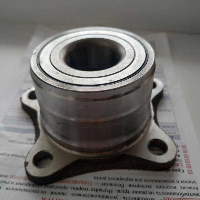 Запчасти на Toyota Carina E.