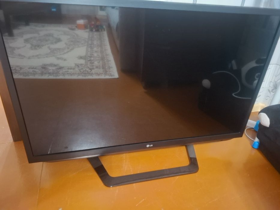 Телевизор 42 диагональ LG